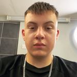 Tom Knights - @tomknightsss - Instagram