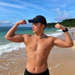 Tom Loklok - @tomloklok - Instagram