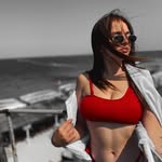 Debora Untilov - @tom_plun_kett - Instagram