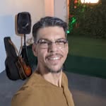 Tom Weiss  - Cantor - Compositor - Músico - Produtor musical - @tomweissoficial - Instagram