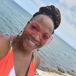 Toni Willis - @way_2_go_travel - Instagram
