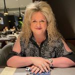 Tracey Brewer Thomas - @traceythegeek - Instagram