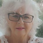 Tracey Stokes - @traceystokes33 - Instagram