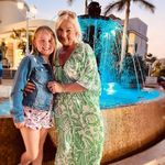 Tracy Sexton - @vintage_bubbles_mobile_bar - Instagram