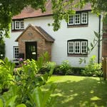 Tracie At The Black And White Cottage - @traciejohnsonroberts - Instagram