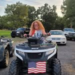 Tracy Bays - @smokinvfan - Instagram