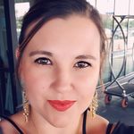 Tracy Gale - @wearing_red_19 - Instagram