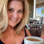 Traci Haskell Derderian - @pompon44 - Instagram