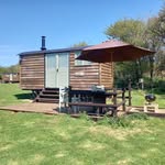 Tracy Hopper - @underthestarsiowglamping - Instagram