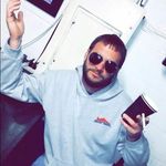 Travis Parrish - @wormienewig - Instagram