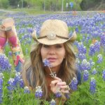 Twila Rowe - @twilarowe - Instagram