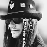 Tyler Linton - @twizzlerbakedbeans - Instagram