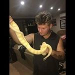 Tyron Wells - @tyron.wells.5 - Instagram