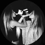 Vale&Mery - @sorelle_distanti - Instagram