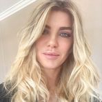 Valentina Hall - Facebook