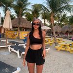 val - @valeriabailey - Instagram