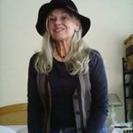Valerie Stapleton - @fastonthedraw - Instagram