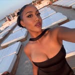 V - @vanessabouvet - Instagram
