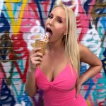 Vanessa Cage - @vanessacageog - Instagram
