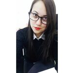 Vanessa Larez - @v_larez - Instagram