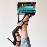Vanessa - @vanessareadsalotofbooks - Instagram