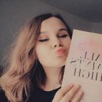 𝐕𝐚𝐧𝐞𝐬𝐬𝐚 𝐒𝐭𝐞𝐞𝐧 - @cookiesnletters - Instagram