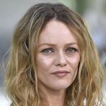 vanessa paradis street style - @paradisaute - Instagram
