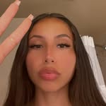 v - @_vanessavee - Instagram