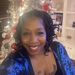 Vee Smith - @redd.velvet27 - Instagram