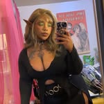 Venus Daniels - @vmusearts - Instagram