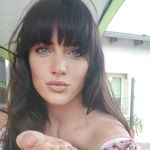 Verna Wallace - @vern_awallace - Instagram