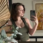 Veronica Case - @veronica.from.mars - Instagram