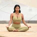 Veronica Correa - @flow.with.vee - Instagram