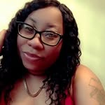 Veronica Lynch - @redcarmeldelight - Instagram