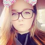 V - @veronicasimons123 - Instagram
