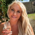 Vicki Coe - @vicaloola - Instagram