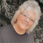 Vicki Holt - @vicki.holt.90 - Instagram