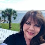 Vicki Edwards House - @1meowmama - Instagram