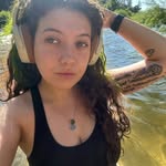 V - @vicki.linville - Instagram