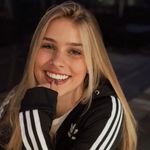 𝐕𝐢𝐜𝐤𝐢𝐞 - @_vickiecosta_ - Instagram
