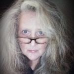 Vickie Hales - @vickiehales - Instagram