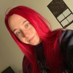 Vickie Moran - @v.ck.e.m.r.n - Instagram