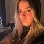 Victoria - @_vickydiez - Instagram