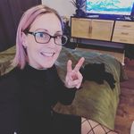 Vicky Flint - @flinty80 - Instagram