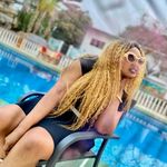 umutesivicky@gmail.com - @vicky.holly.a - Instagram