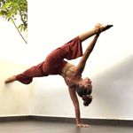 Vicky Lobo | Yoga & Movimiento - @vickyloboyoga - Instagram