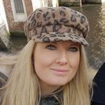 Vicky Newton - @vixn82 - Instagram