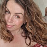 Vicky Newton - @anotherslavetomywaves - Instagram