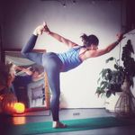 Vicky Plant - @fluidity.yoga - Instagram