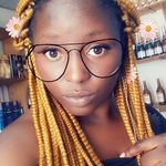 Vicky Raymond - @its_vouvee - Instagram